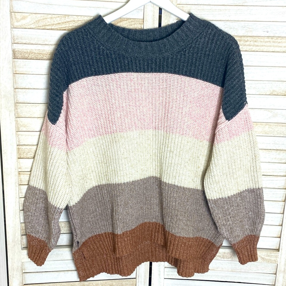 American Eagle Women’s Oversized Color Block Sweater. Size Medium